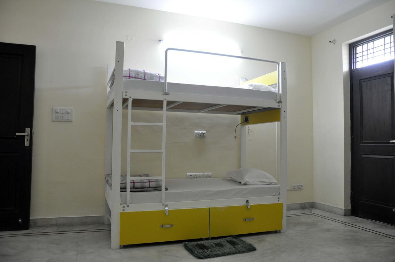 Friends Hostel New Delhi Eksteriør bilde