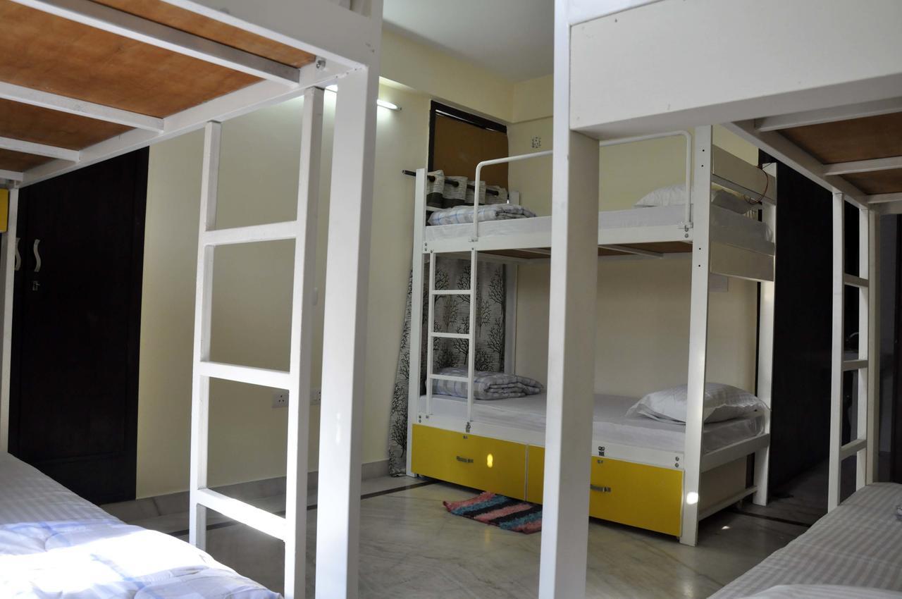Friends Hostel New Delhi Eksteriør bilde