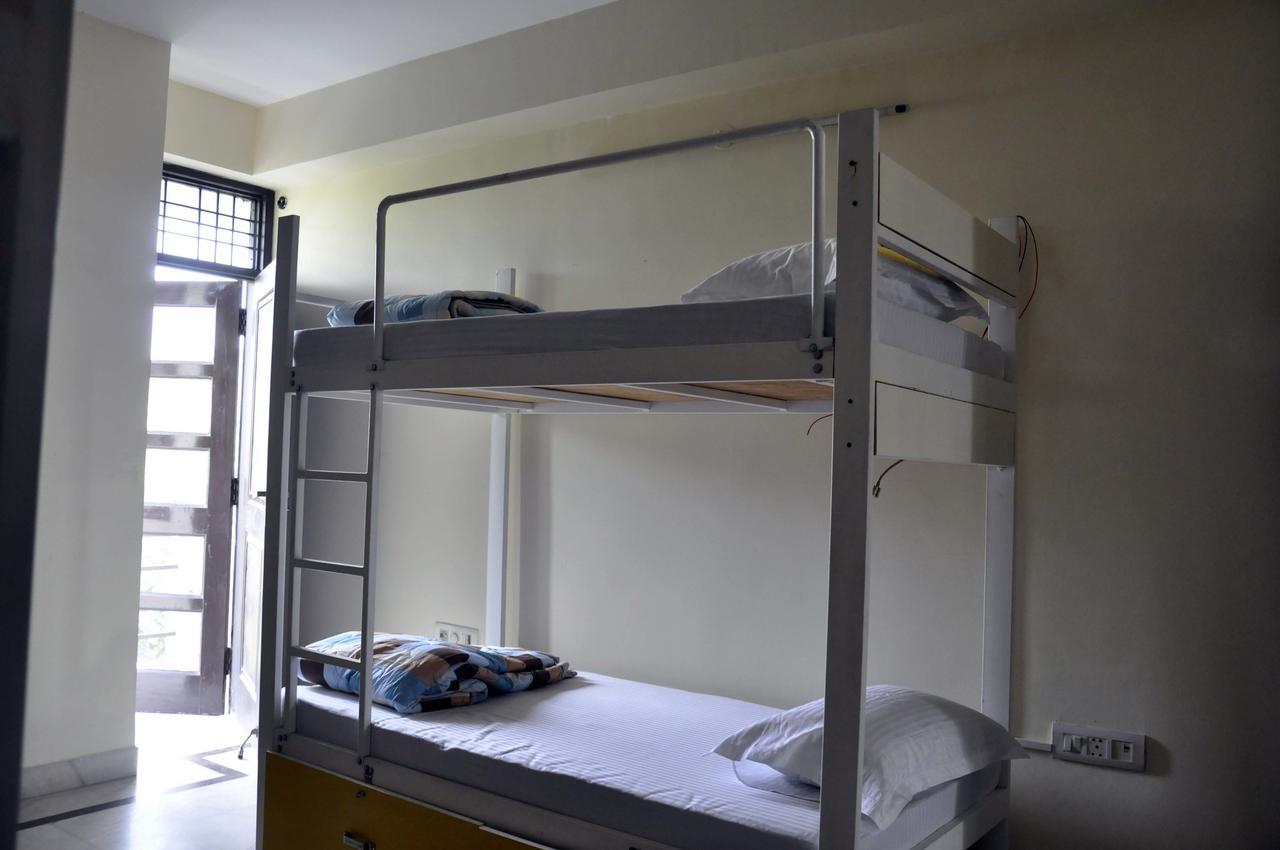 Friends Hostel New Delhi Eksteriør bilde