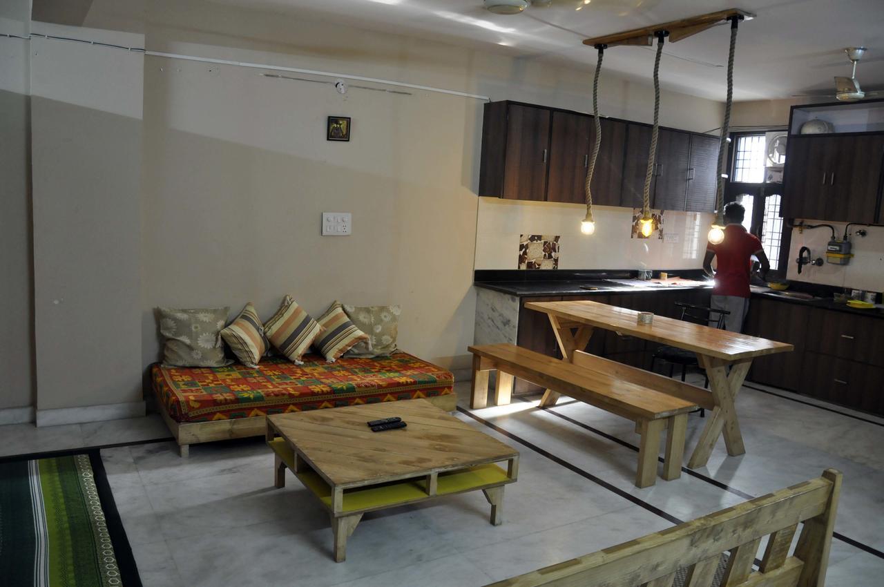 Friends Hostel New Delhi Eksteriør bilde