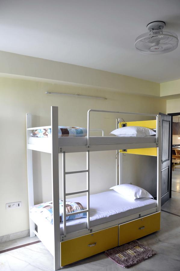 Friends Hostel New Delhi Eksteriør bilde