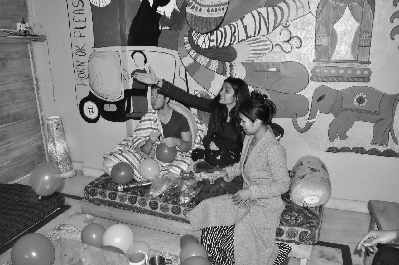 Friends Hostel New Delhi Eksteriør bilde